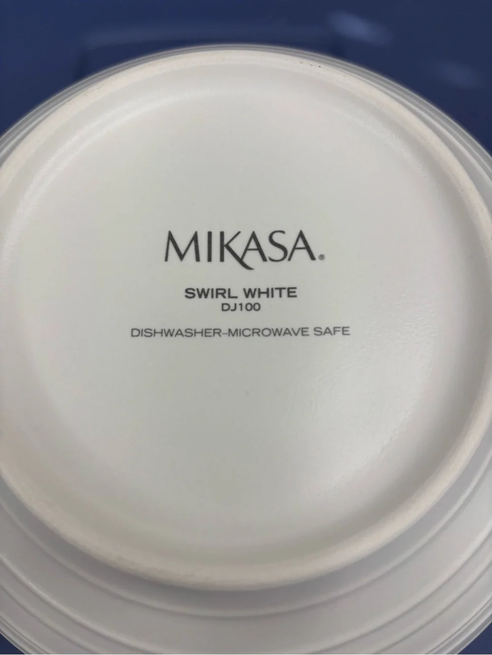 Mikasa Swirl White DJ100 Ceramic Serving Bowl‎
